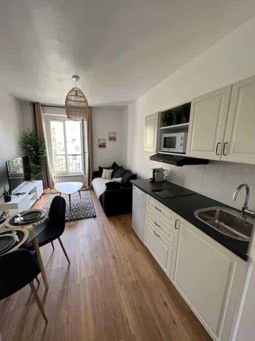 La Maison Cosy Paris Centre - Metro - Wifi Le Kremlin-Bicetre Luaran gambar